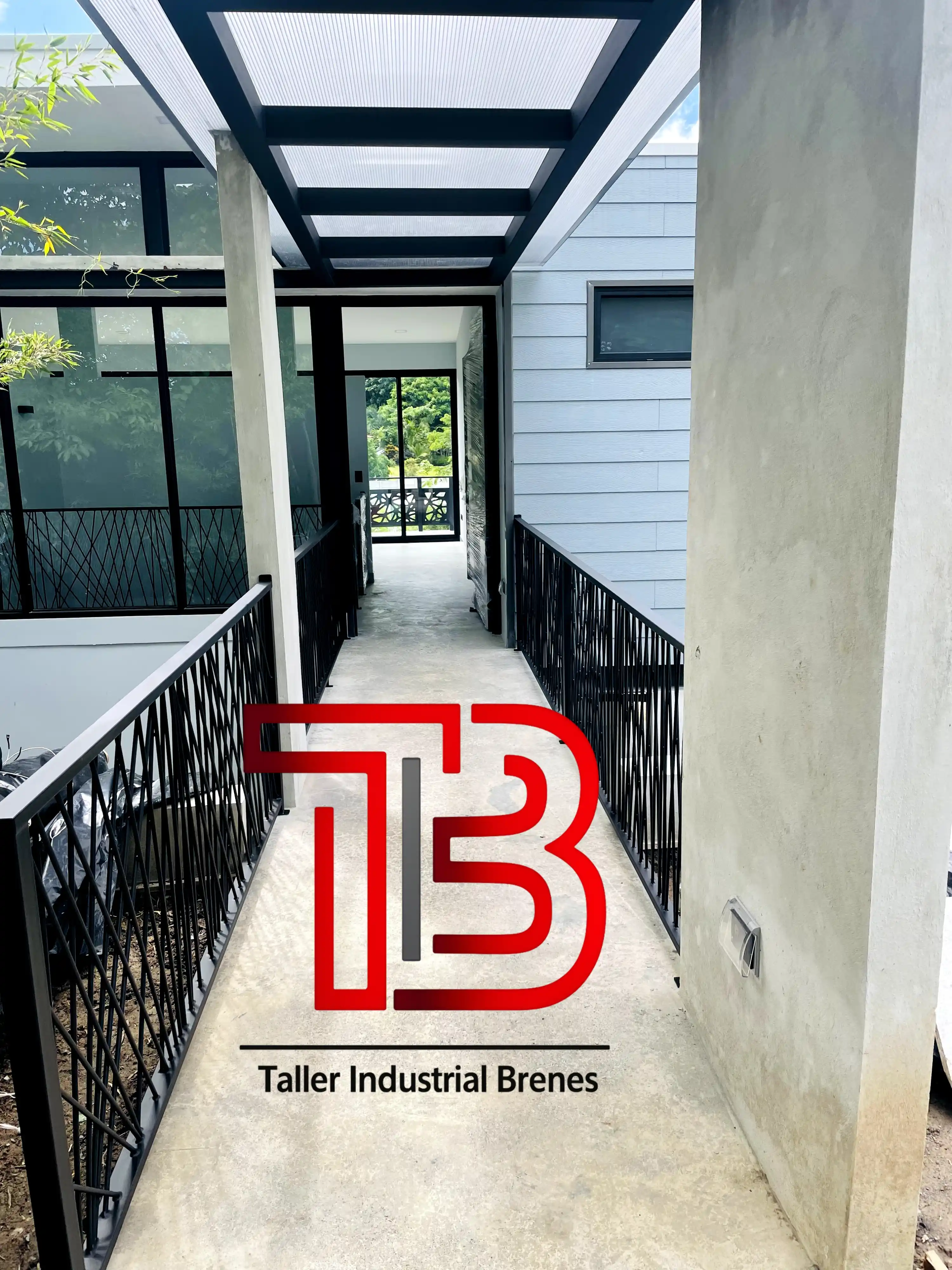 Barandas Arquitectónicas con Diseño Geométrico "Entrecruzado" para Puente y Exteriores - Vista 5