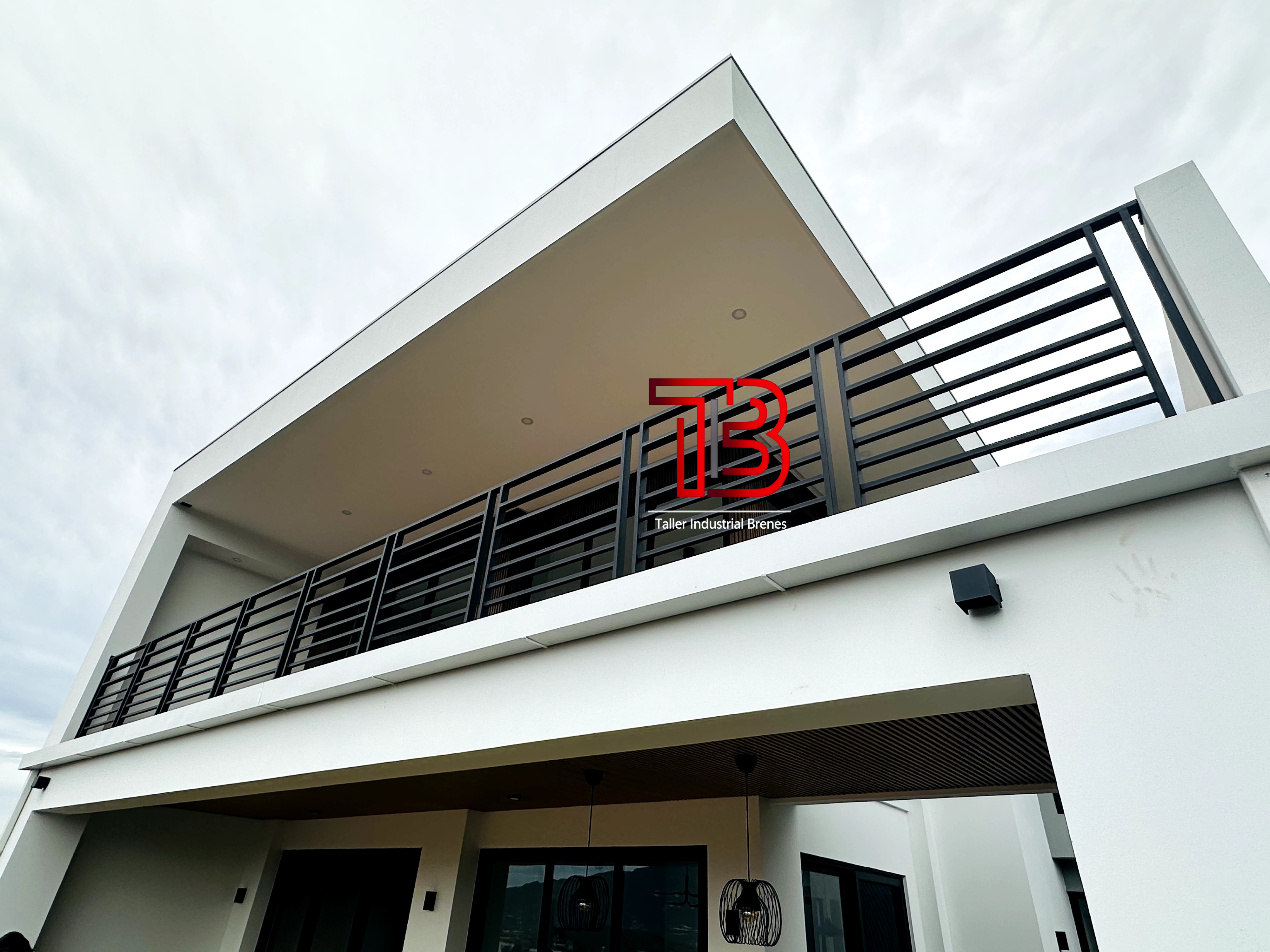 Barandas Perimetrales Modernas de Líneas Horizontales para Balcón y Terraza - Vista 1