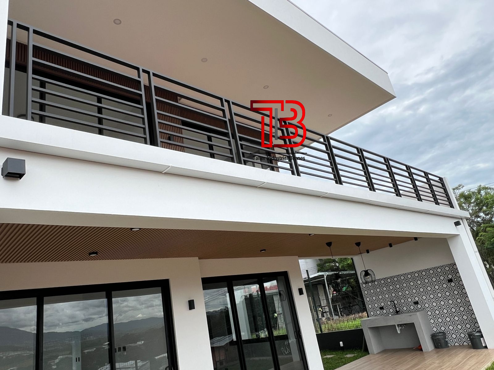 Barandas Perimetrales Modernas de Líneas Horizontales para Balcón y Terraza - Vista 3