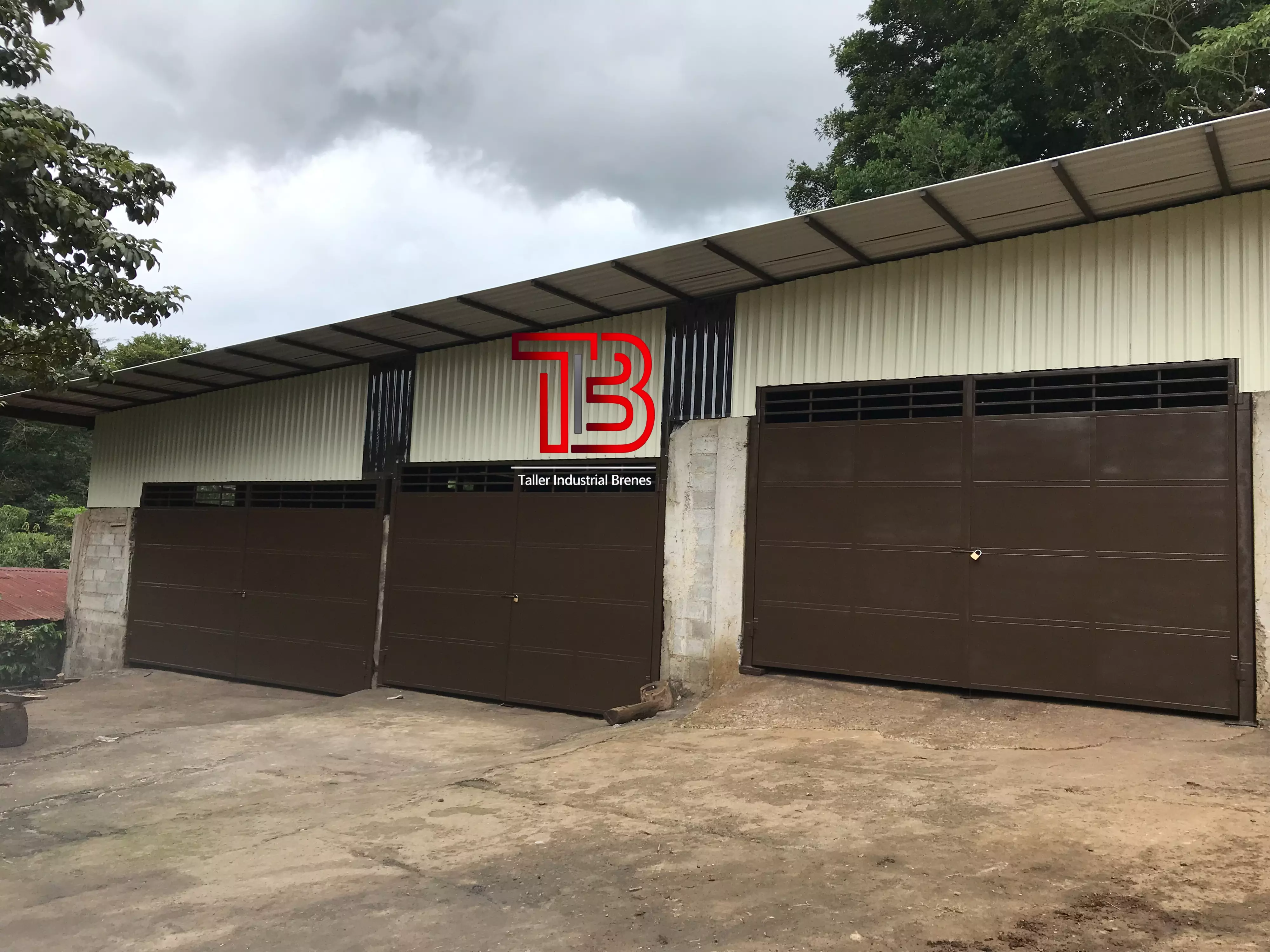 Estructura de Techo Metálica Industrial y Portónes para Bodega  - Vista 1