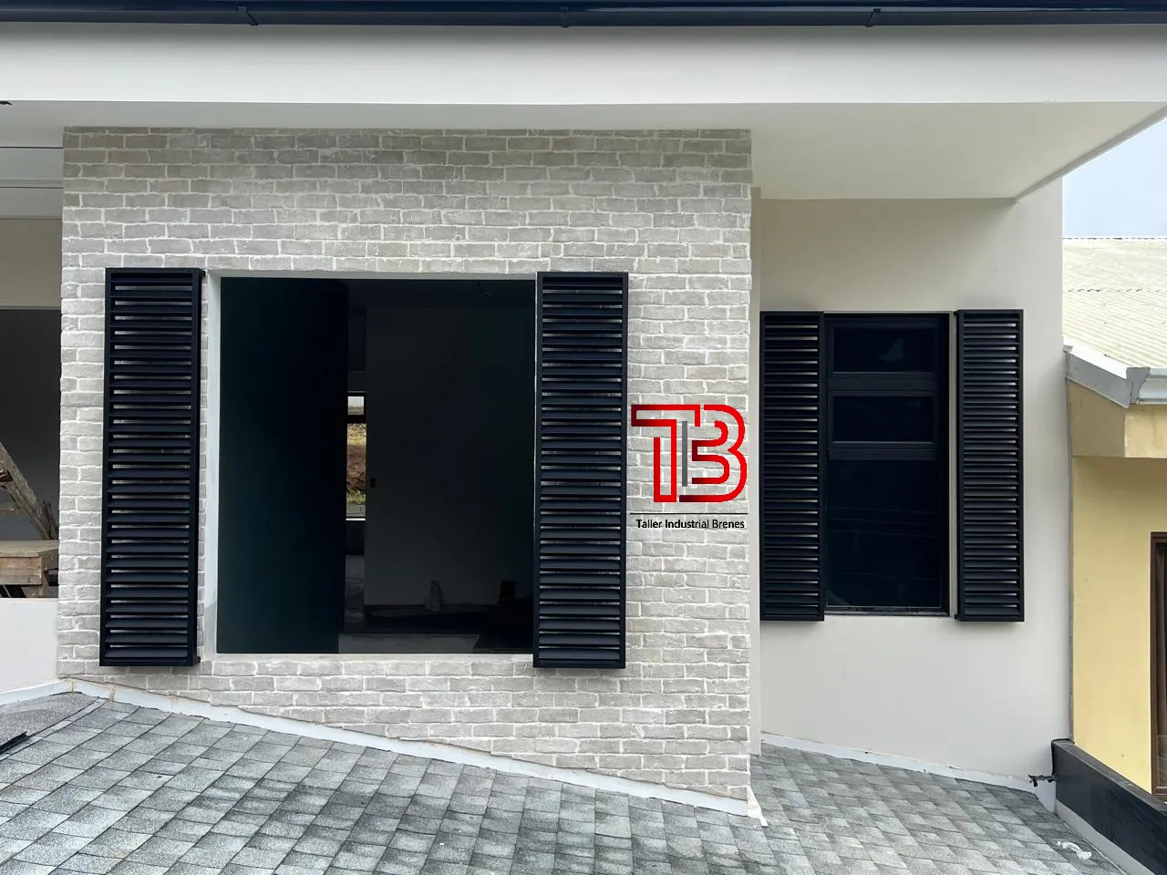 Ventila negra para Ventana  - Vista 3