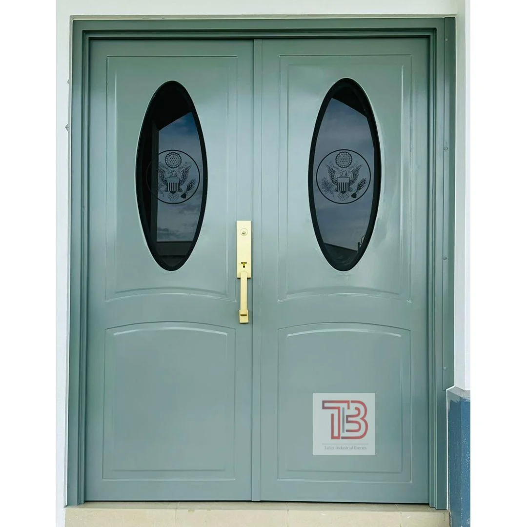 Puerta Doble de Entrada Estilo Americano Clásico en Verde con Vidrio Ovalado