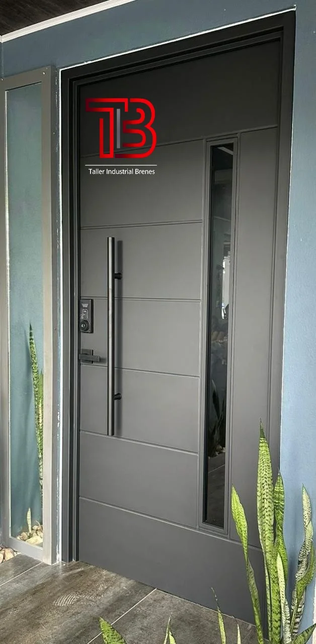 Puerta de Seguridad Gris Moderna con Ventana Vertical Integrada
